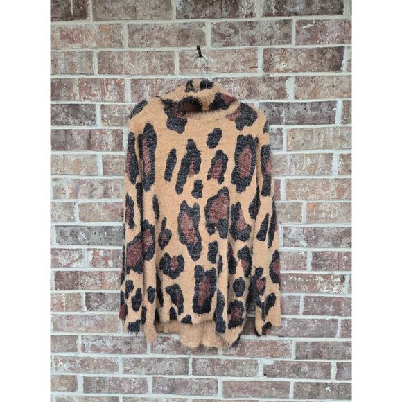 Show Me Your Mumu Women's Cheetah Fever Sweater Size M - Picture 5 of 7